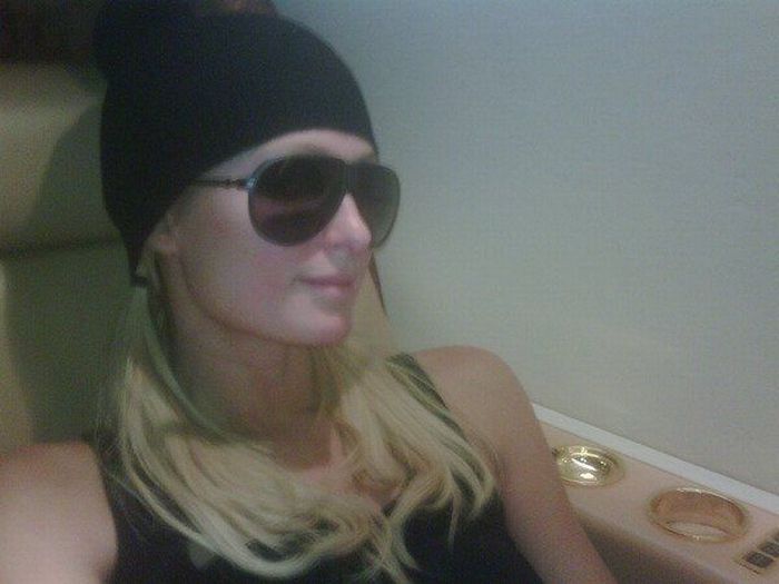 Private Photos of Paris Hilton (24 pics)