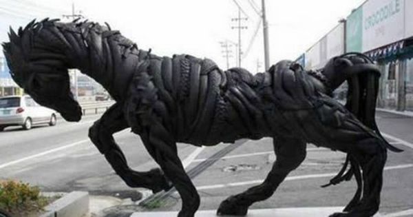 Amazing Sculptures Made From Used Tires (14 pics)