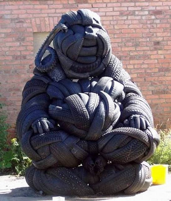 Amazing Sculptures Made From Used Tires (14 pics)