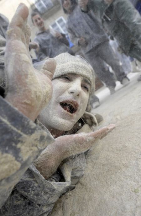 Flour Fight in Spain (17 pics)