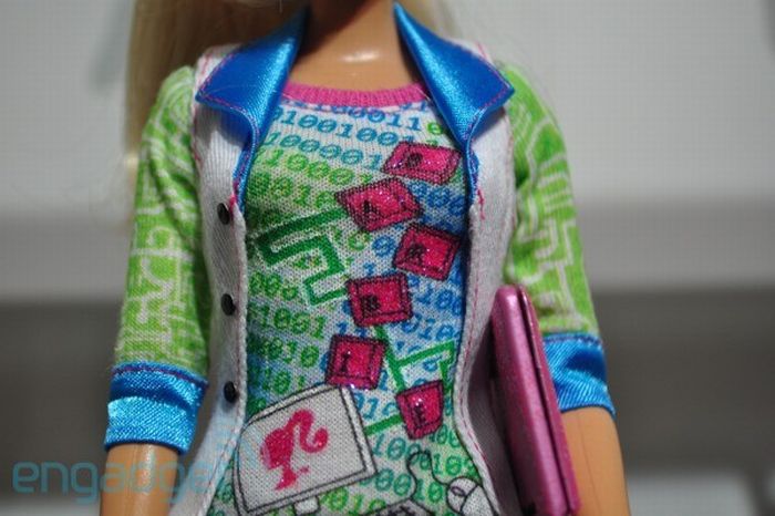 Computer Software Engineer Barbie (16 pics)