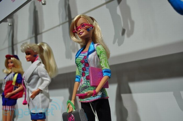 Computer Software Engineer Barbie (16 pics)