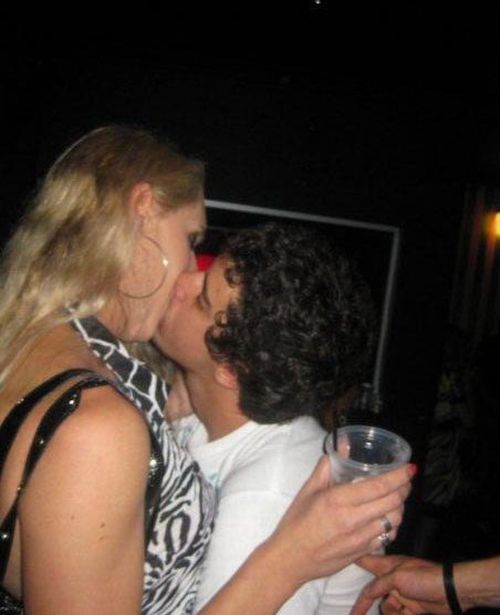 Be Careful who You Kiss when You are Drunk (7 pics)
