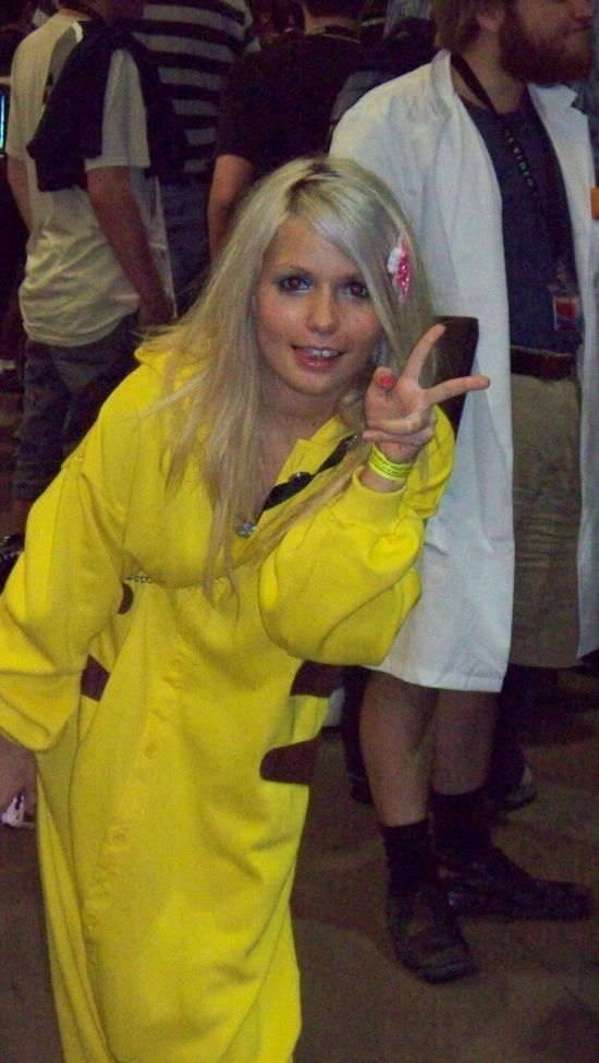 Sexy Pikachus (25 pics)