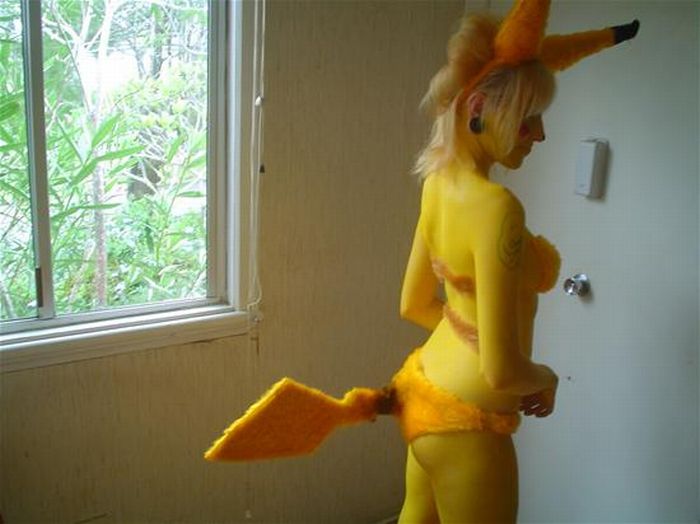 Sexy Pikachus (25 pics)