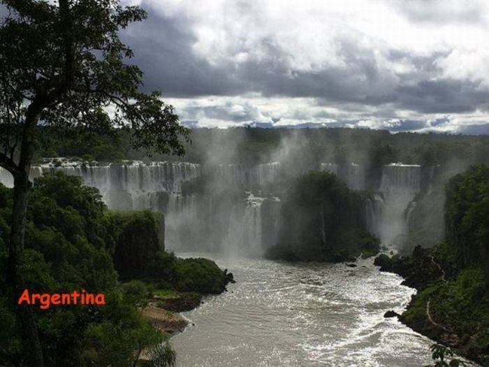 The Most Beautiful Border in the World (7 pics)