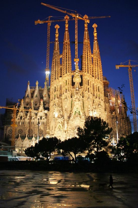 Temple Expiatori de la Sagrada Familia in Barcelona (23 pics)