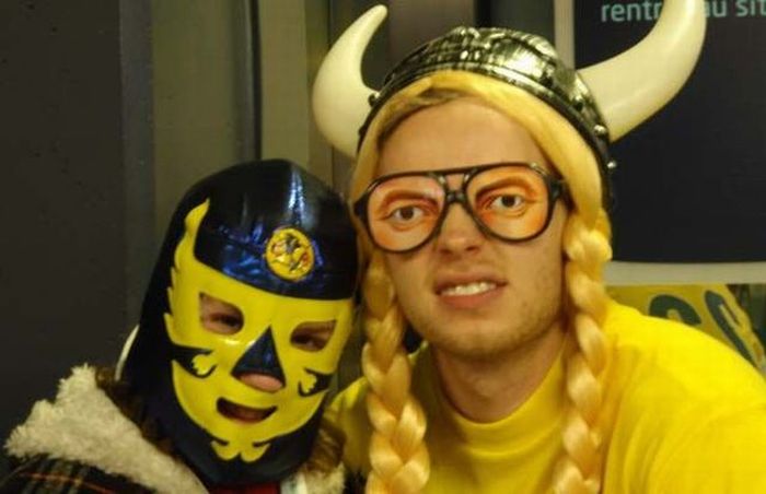Awesome Vancouver Fans (37 pics)