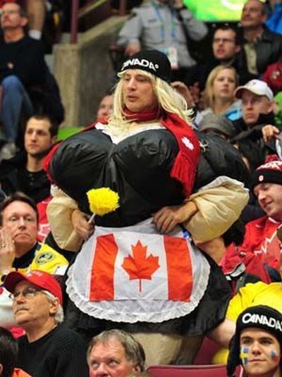 Awesome Vancouver Fans (37 pics)