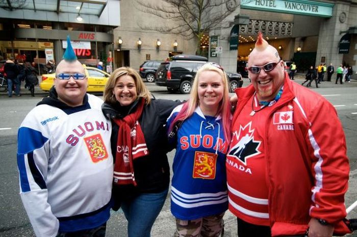Awesome Vancouver Fans (37 pics)