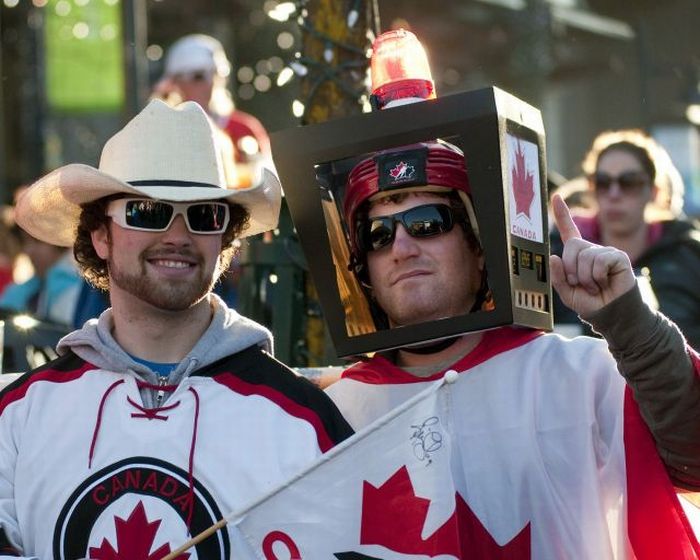 Awesome Vancouver Fans (37 pics)