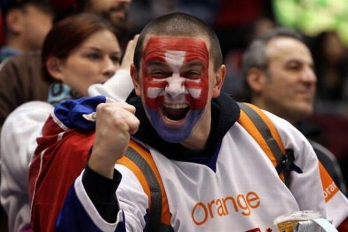 Awesome Vancouver Fans (37 pics)