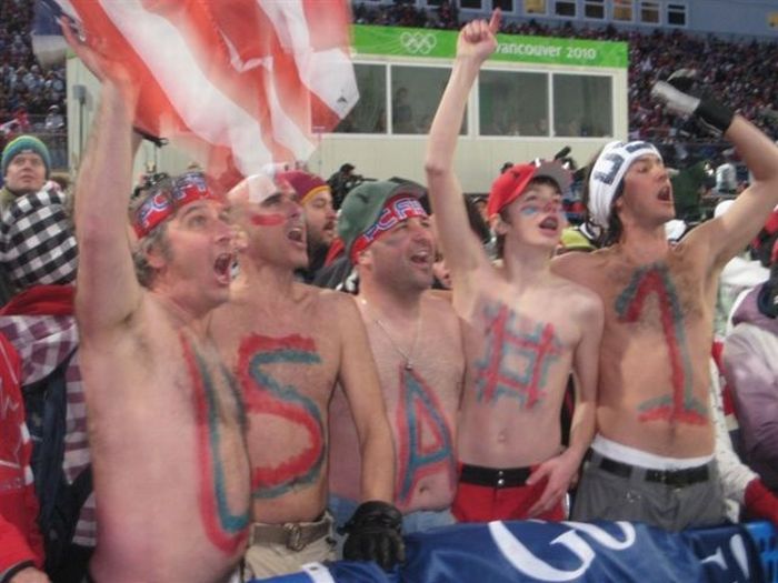 Awesome Vancouver Fans (37 pics)