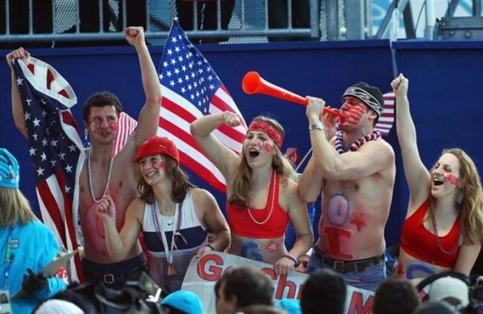 Awesome Vancouver Fans (37 pics)