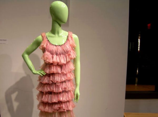 Condom Dresses (6 pics)