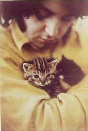 Famous People and Their Cats (67 pics)