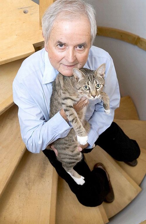 Famous People and Their Cats (67 pics)