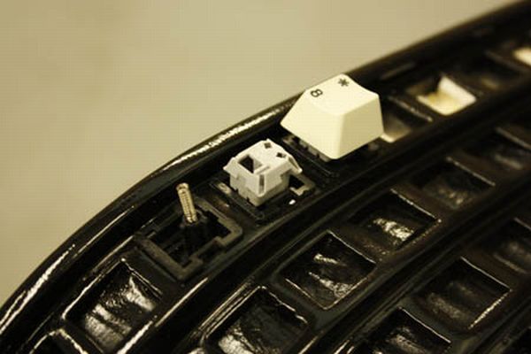 Keyboard Bench (14 pics)