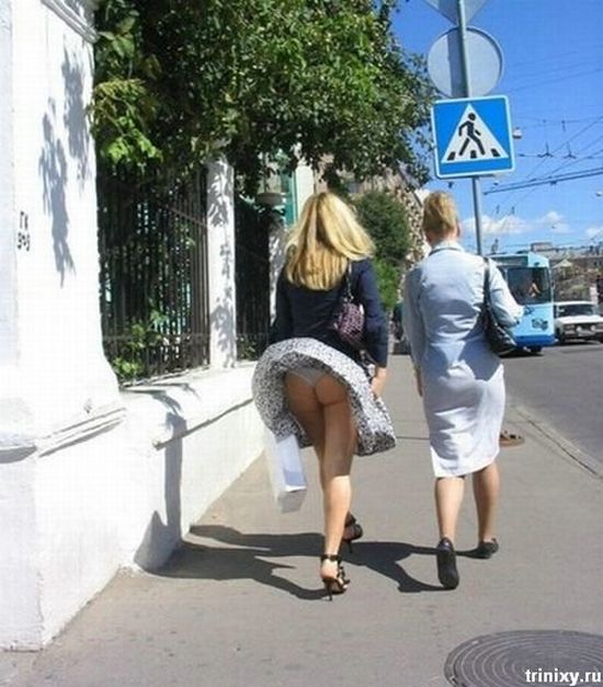 When Skirts and Dresses Are Too Short (111 pics)