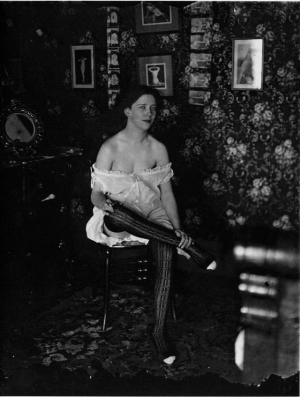Prostitutes of 1912 (21 pics)