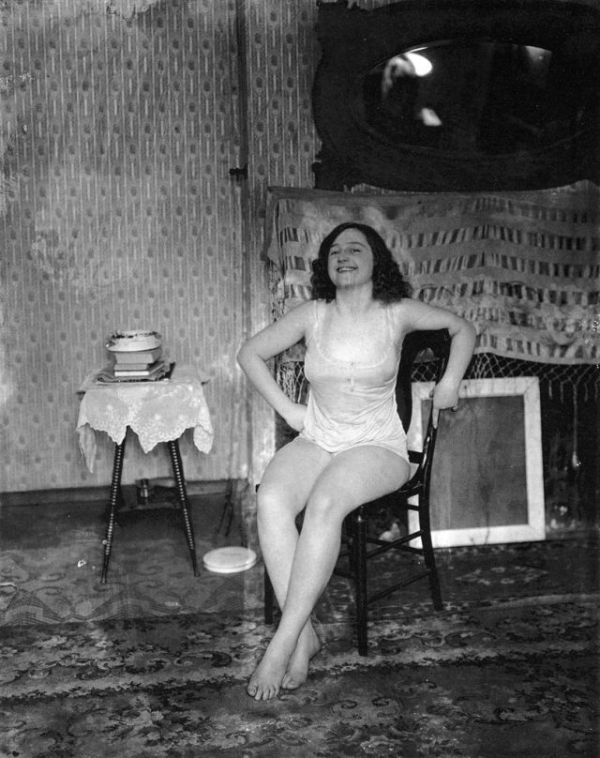 Prostitutes of 1912 (21 pics)