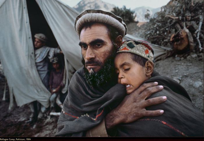 WAR by Steve McCurry (33 pics)