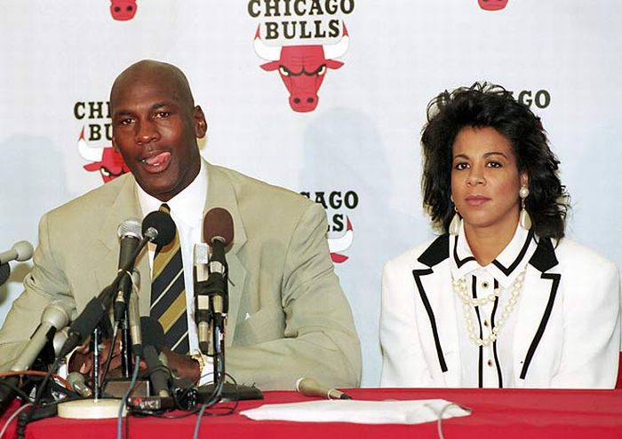 Michael Jordan's Hall of Fame (26 pics)