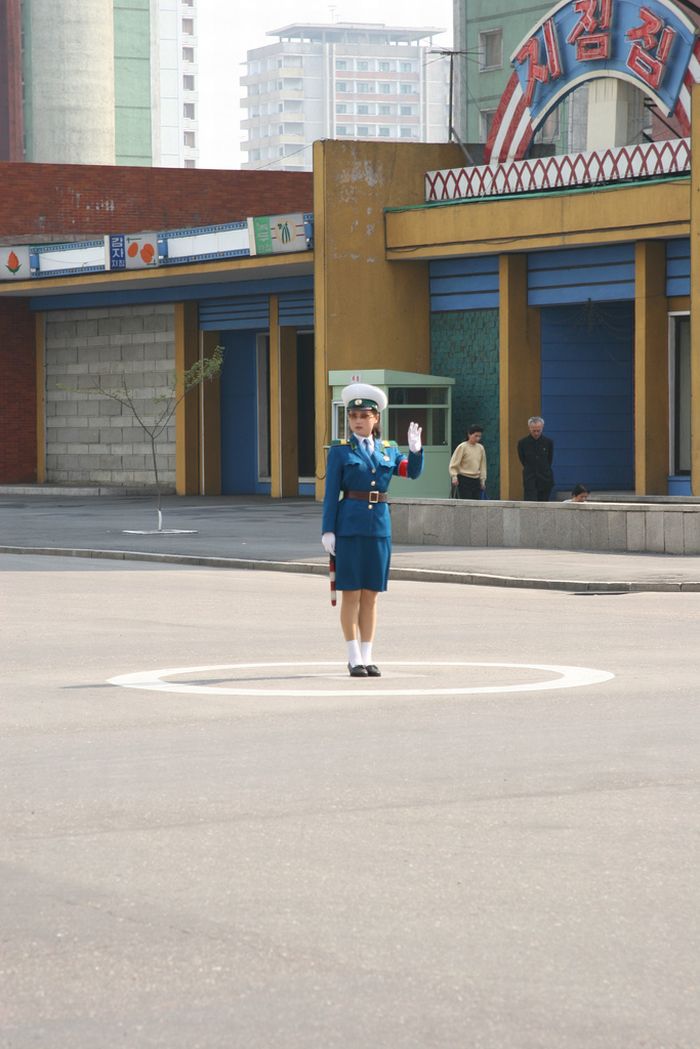 Pyongyang Traffic Girls (18 pics)