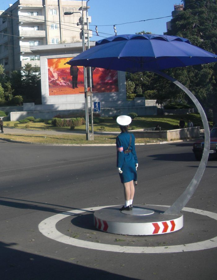 Pyongyang Traffic Girls (18 pics)