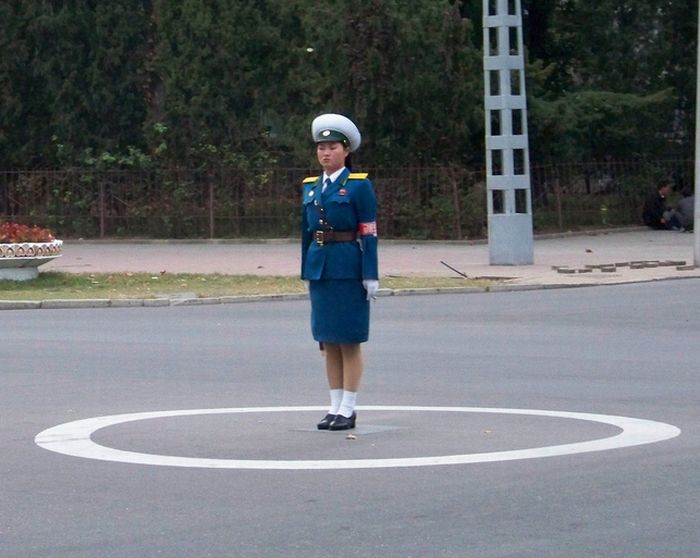 Pyongyang Traffic Girls (18 pics)