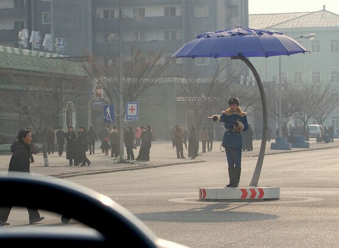 Pyongyang Traffic Girls (18 pics)
