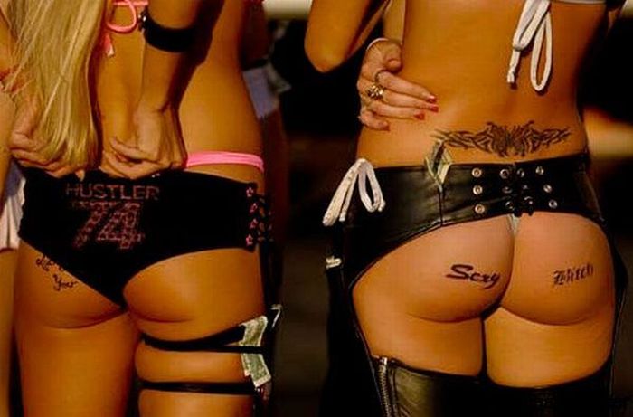 Sexy Girls of Daytona Bike Week (46 pics)