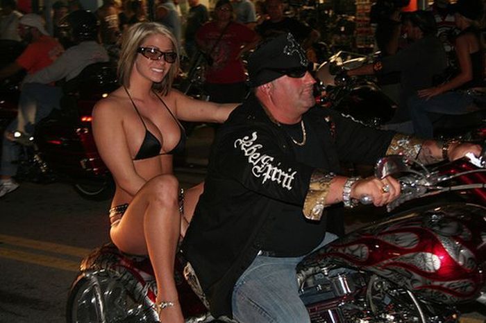 Sexy Girls of Daytona Bike Week (46 pics)