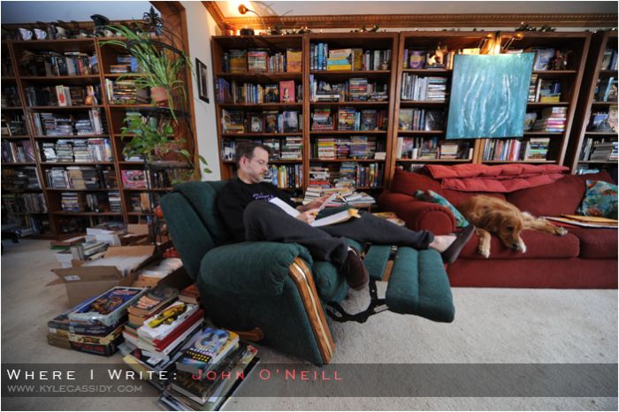 Where Fantasy and Science Fiction Authors Write Their Books (20 pics)