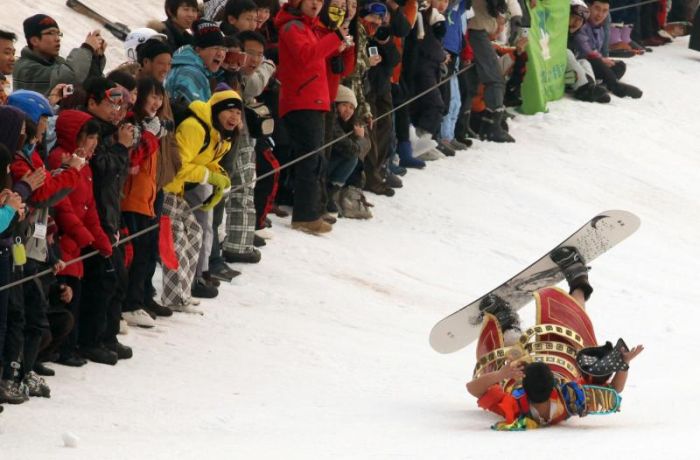 Bikini Sprint in China (16 pics)