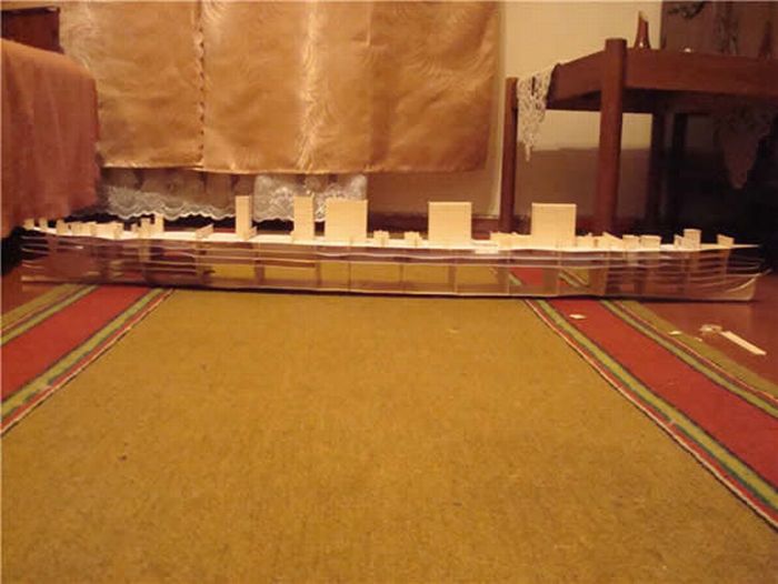 A Paper Model of Titanic (22 pics)