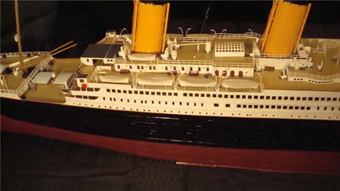 A Paper Model of Titanic (22 pics)