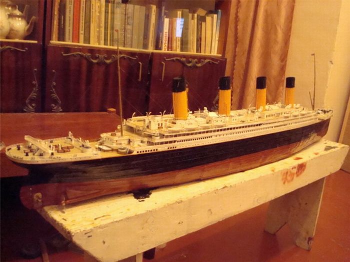 A Paper Model of Titanic (22 pics)