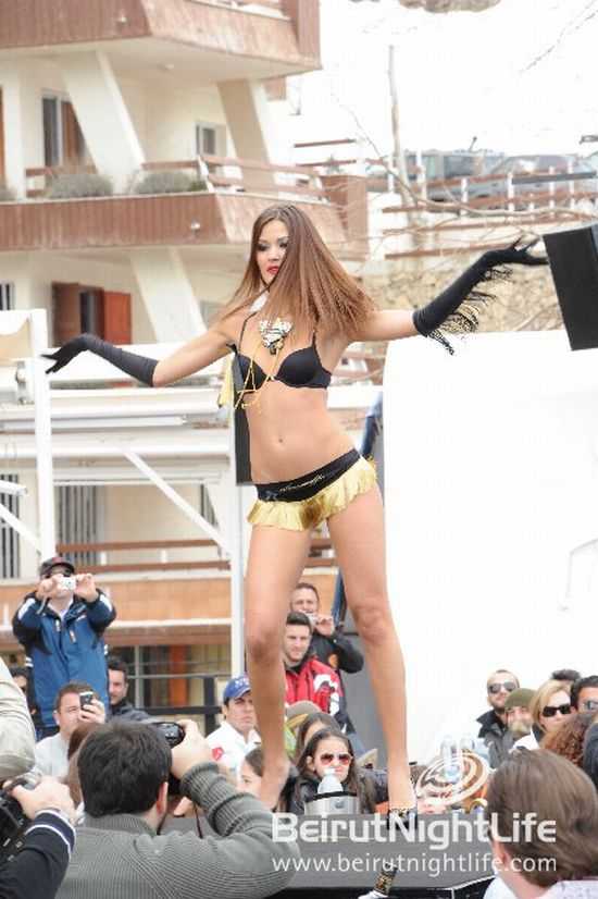 Girls in Lingerie in a Ski and Fashion Festival (77 pics)