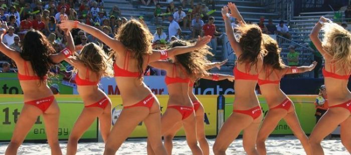 Beach Volleyball Cheerleaders. Part II (27 pics)