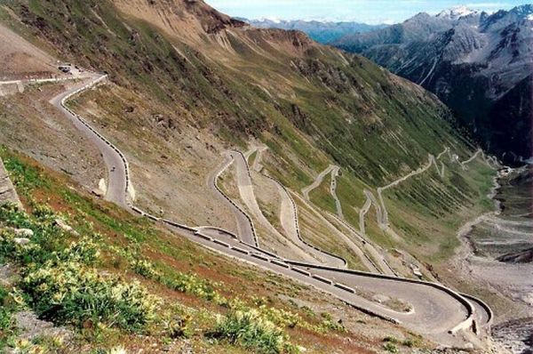 Most Dangerous Roads in the World (35 pics)
