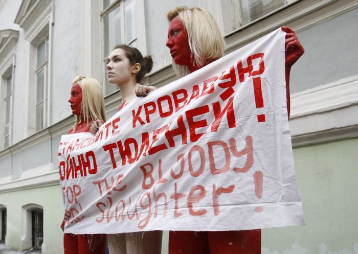 PETA Protest in Moscow (8 pics)