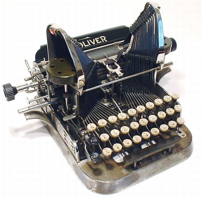 Antique Typewriters (51 pics)