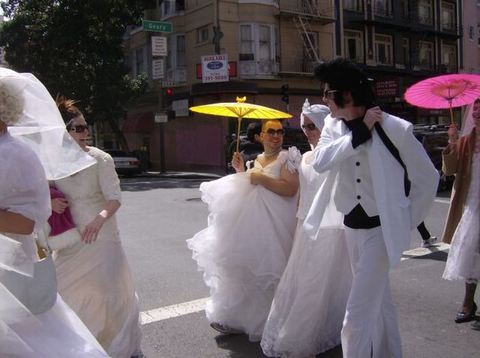 Not my kind of brides... (28 pics)