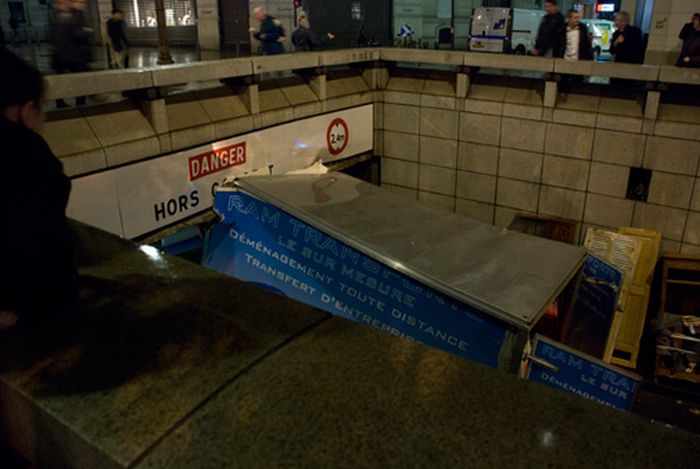 Serial Tunnel (50 pics)
