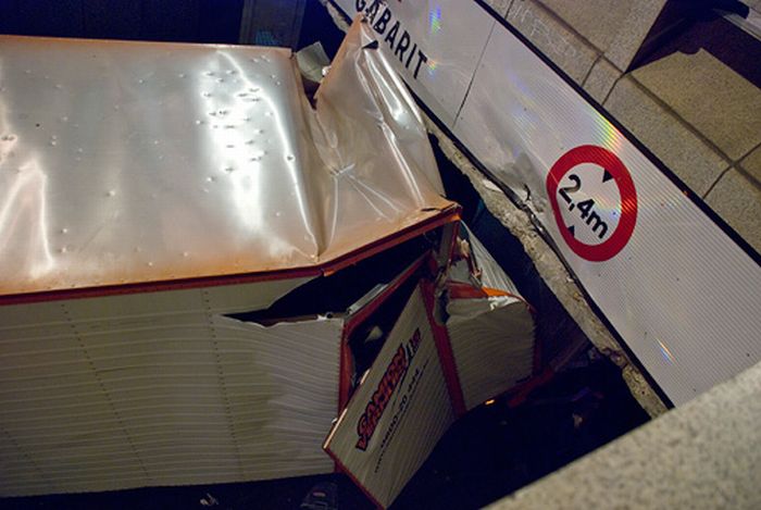 Serial Tunnel (50 pics)