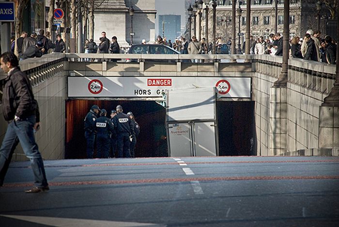 Serial Tunnel (50 pics)