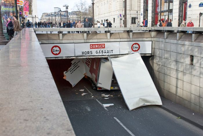 Serial Tunnel (50 pics)