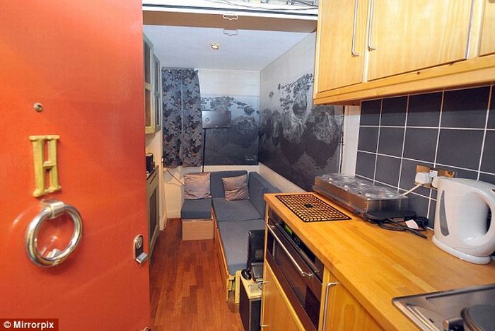 This Flat in London costs More Than $300,000 (4 pics)