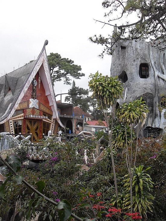 Strange House in Vietnam (51 pics)